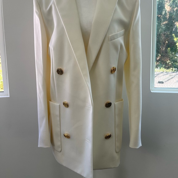 ‼️SOLD‼️NWT Women’s Balmain Double Breasted Ivory Blazer with Gold Buttons - Picture 2 of 12